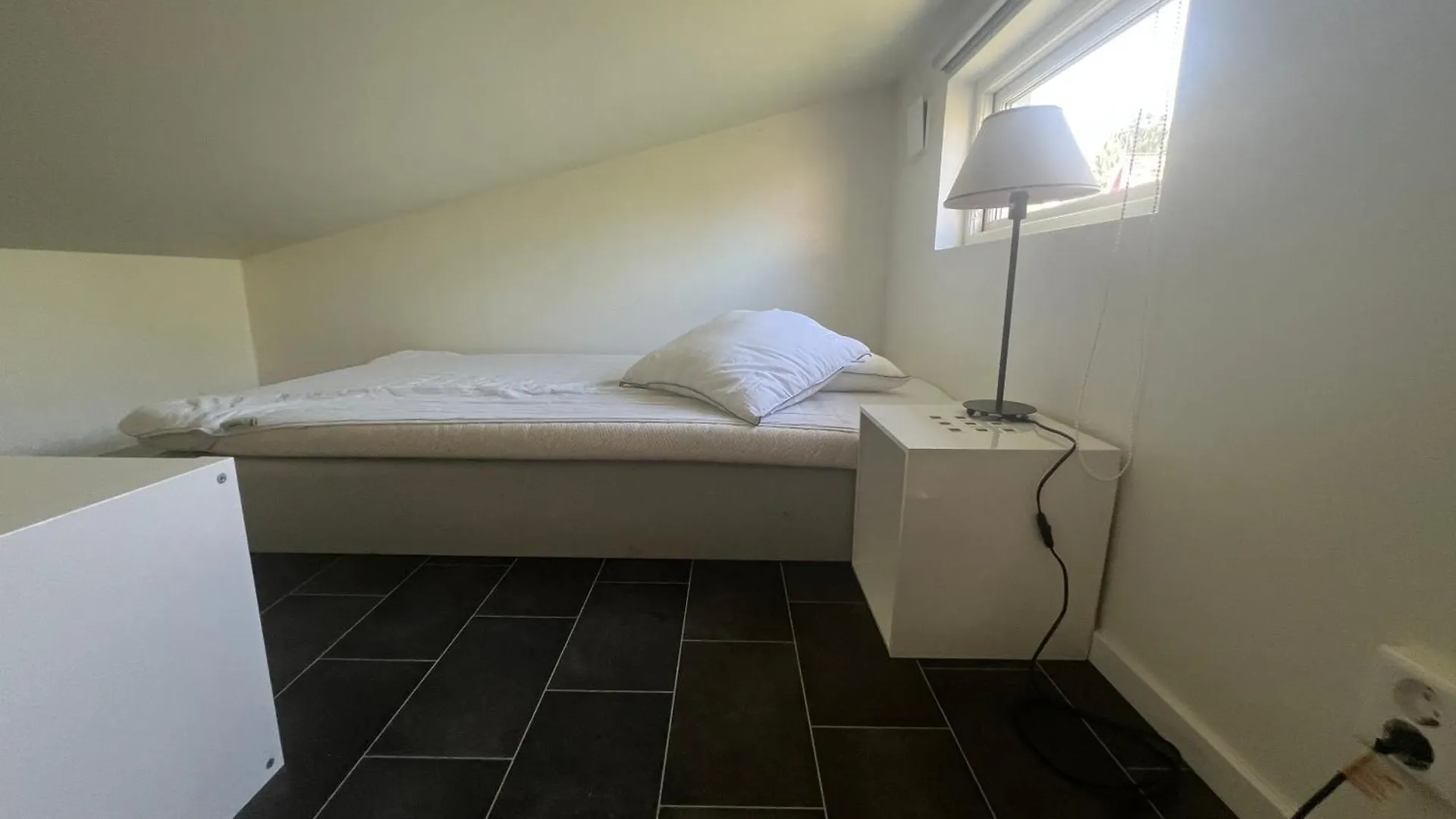 Liten Stuga I Aelvsjoe 25 Kvm Med 2 Sovloft Ville de Ville de Stockholm Chalet